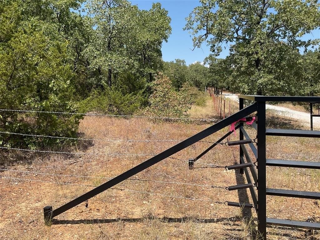 4.78 acres in Cooke County - photo 8