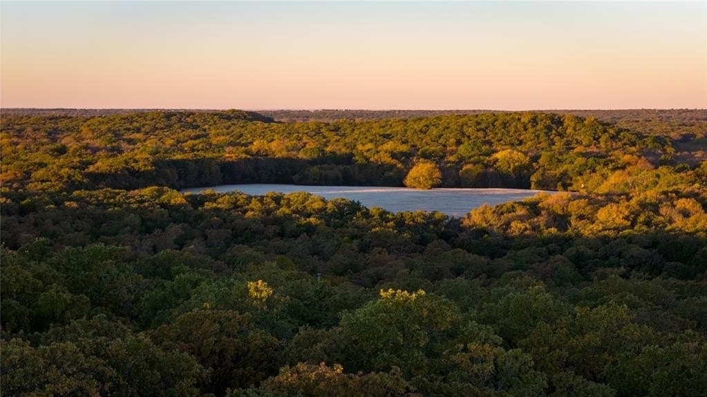 232 acres in Cooke County - photo 9