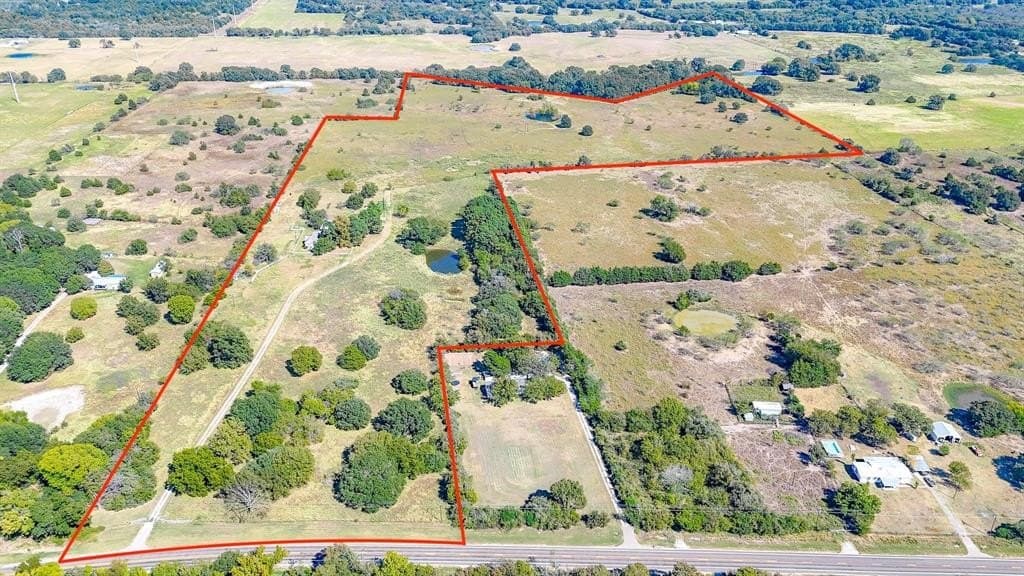 56.84 acres in Navarro County - photo 2