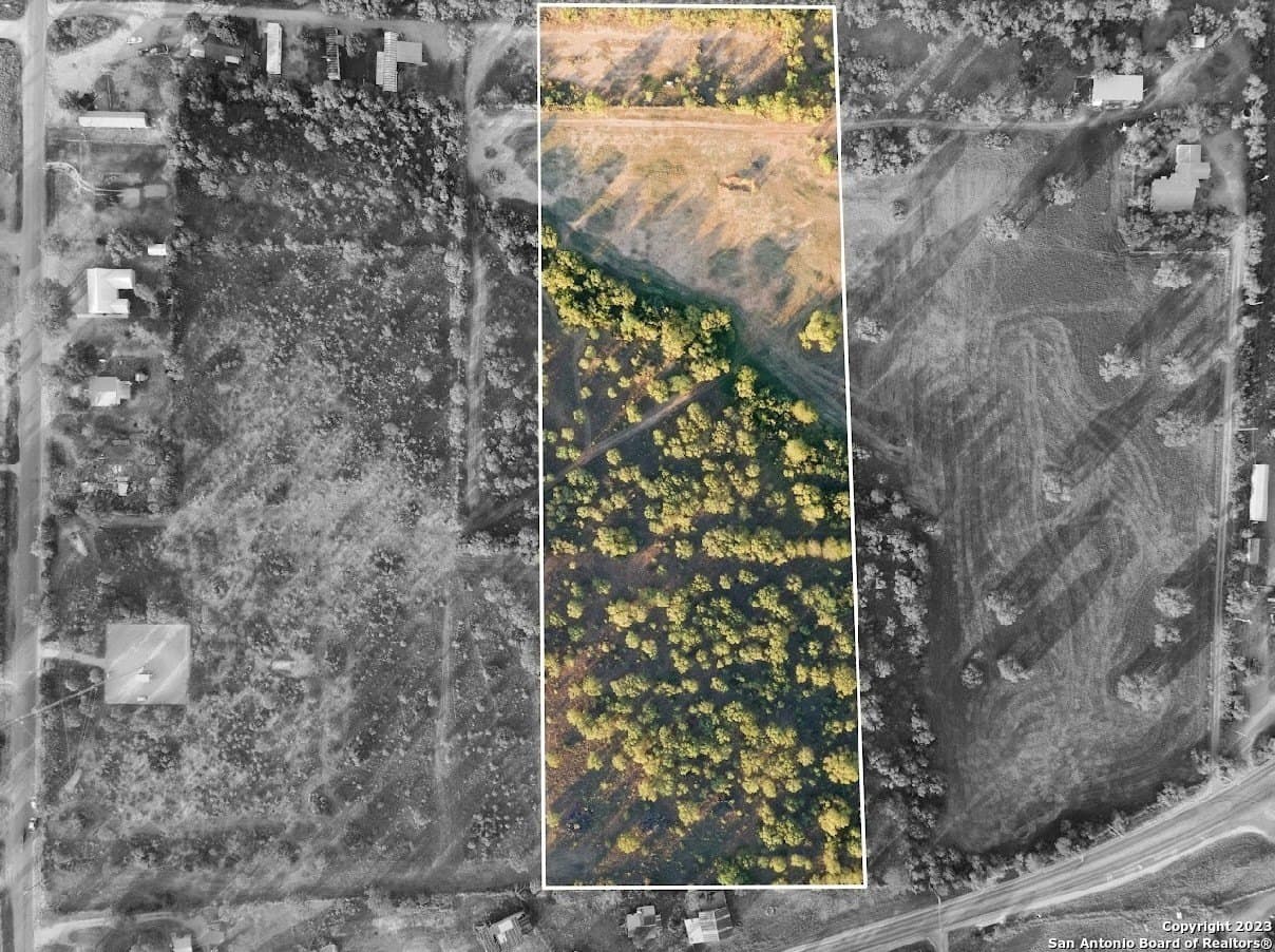 10.5 acres in Frio County - photo 2