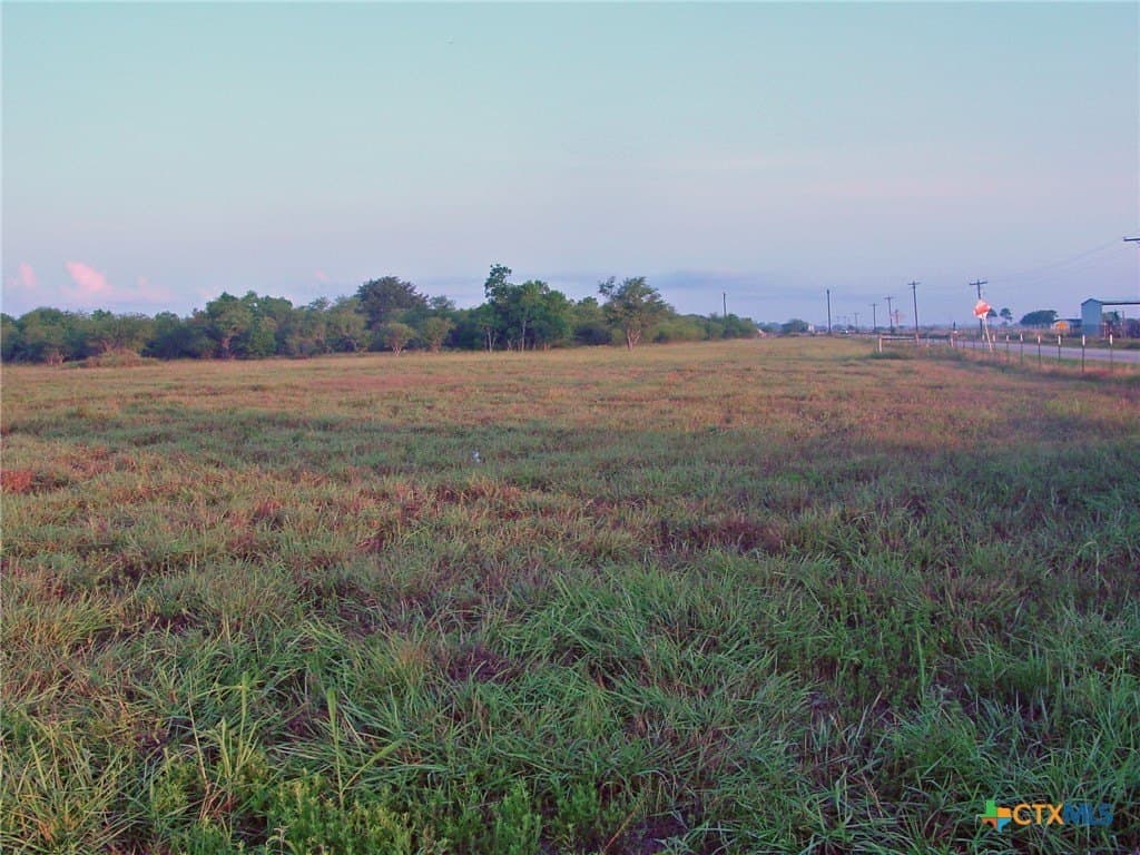 6.98 acres in Victoria County - photo 2