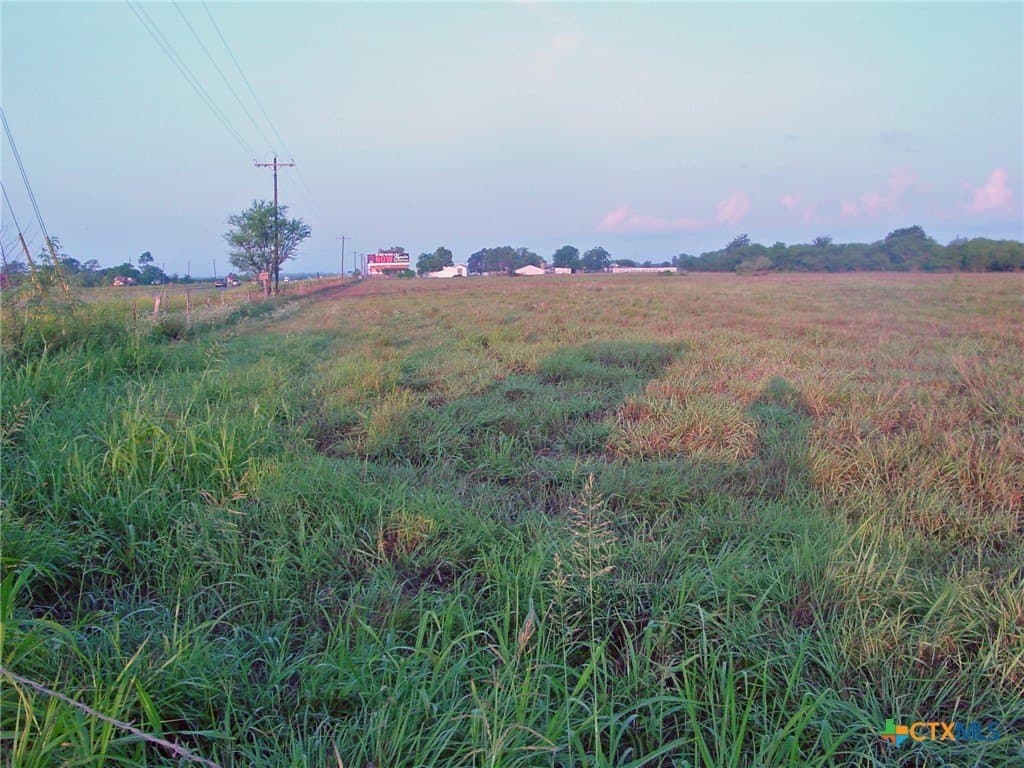 6.98 acres in Victoria County - photo 3