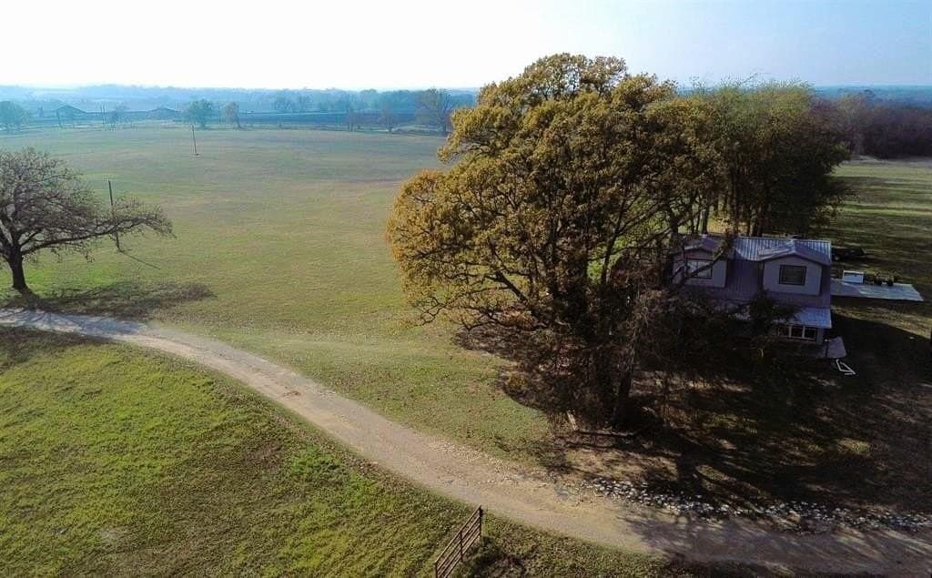 10 acres in Hopkins County - photo 2
