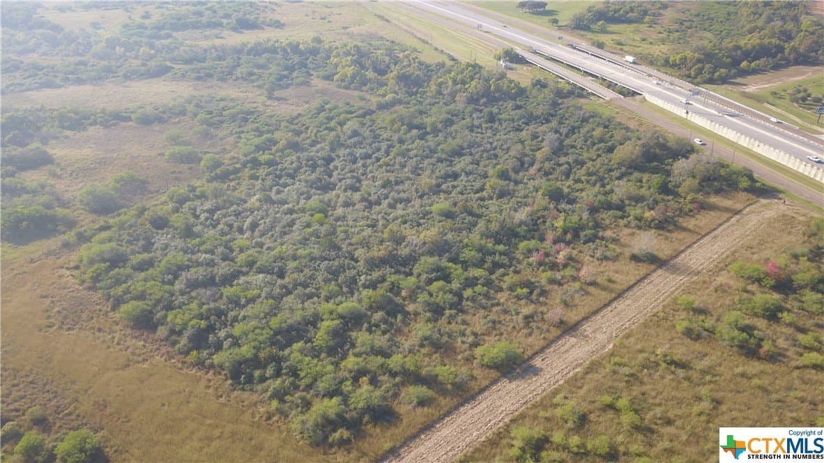 11.73 acres in Victoria County - photo 3