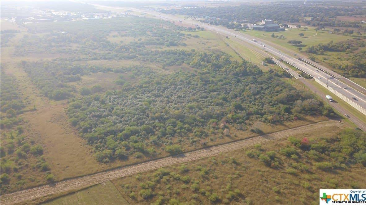 11.73 acres in Victoria County - photo 2