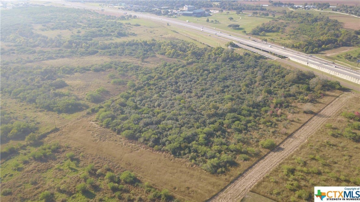 11.73 acres in Victoria County - photo 4