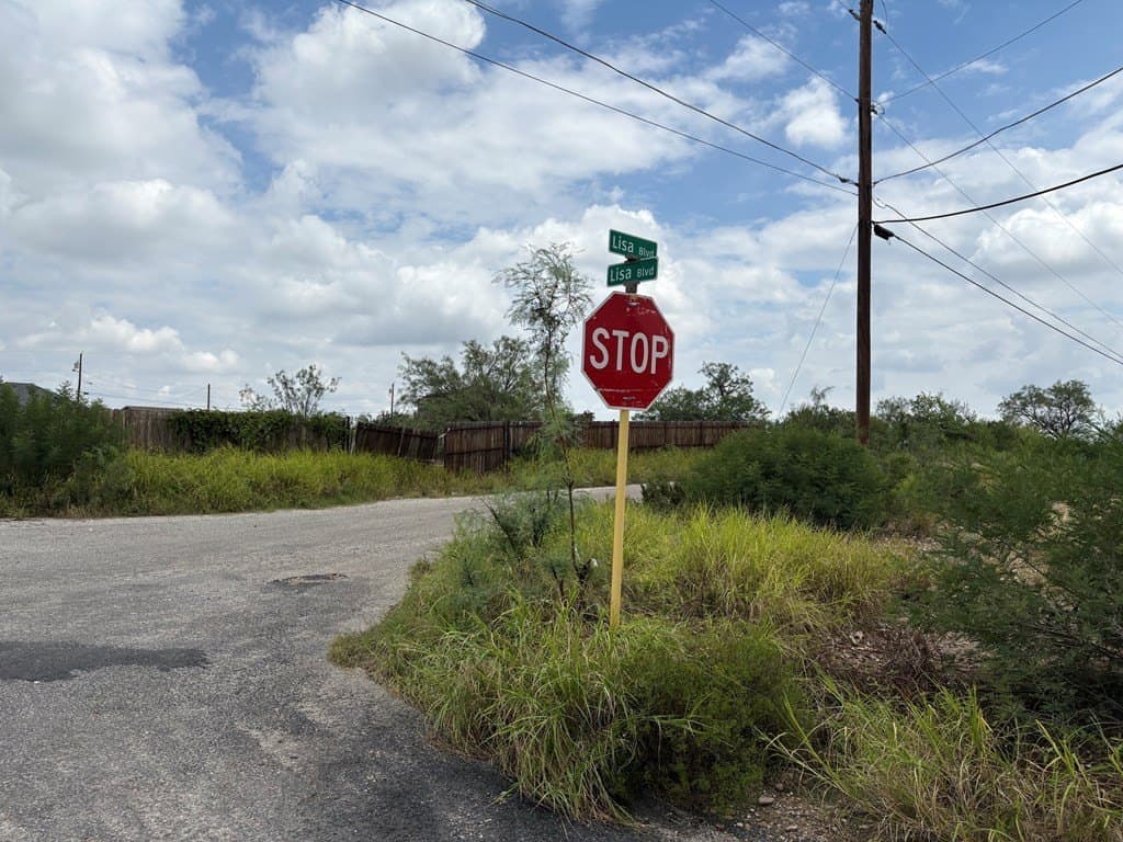 0.6 acres in Maverick County - photo 2