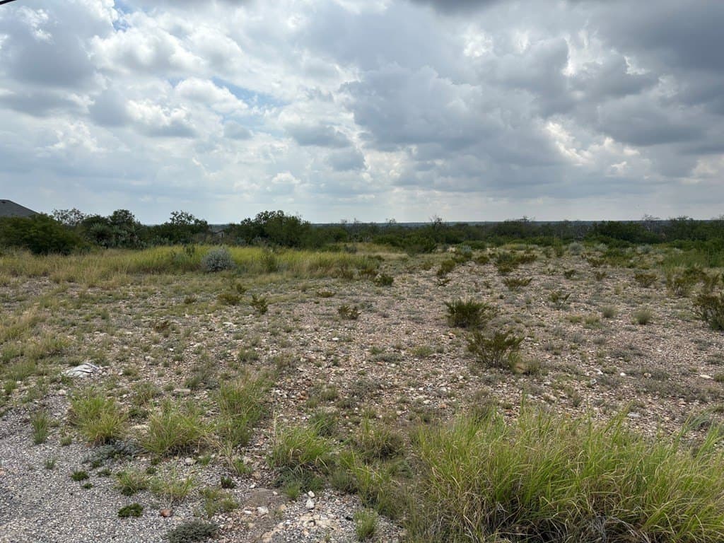 0.6 acres in Maverick County - photo 8