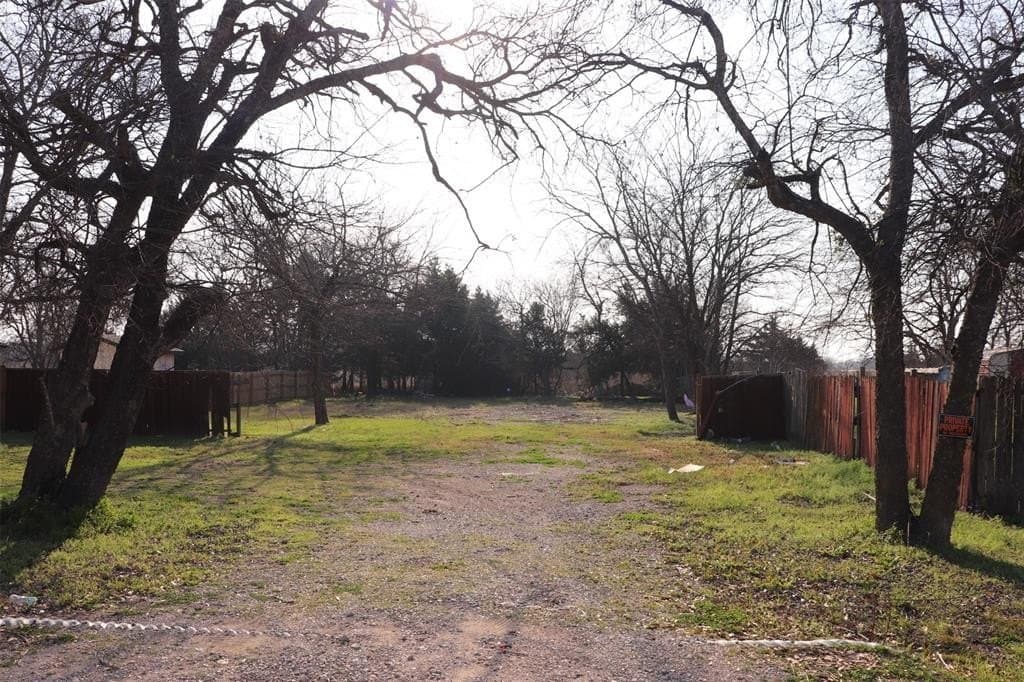 0.28 acres in Ellis County - photo 4
