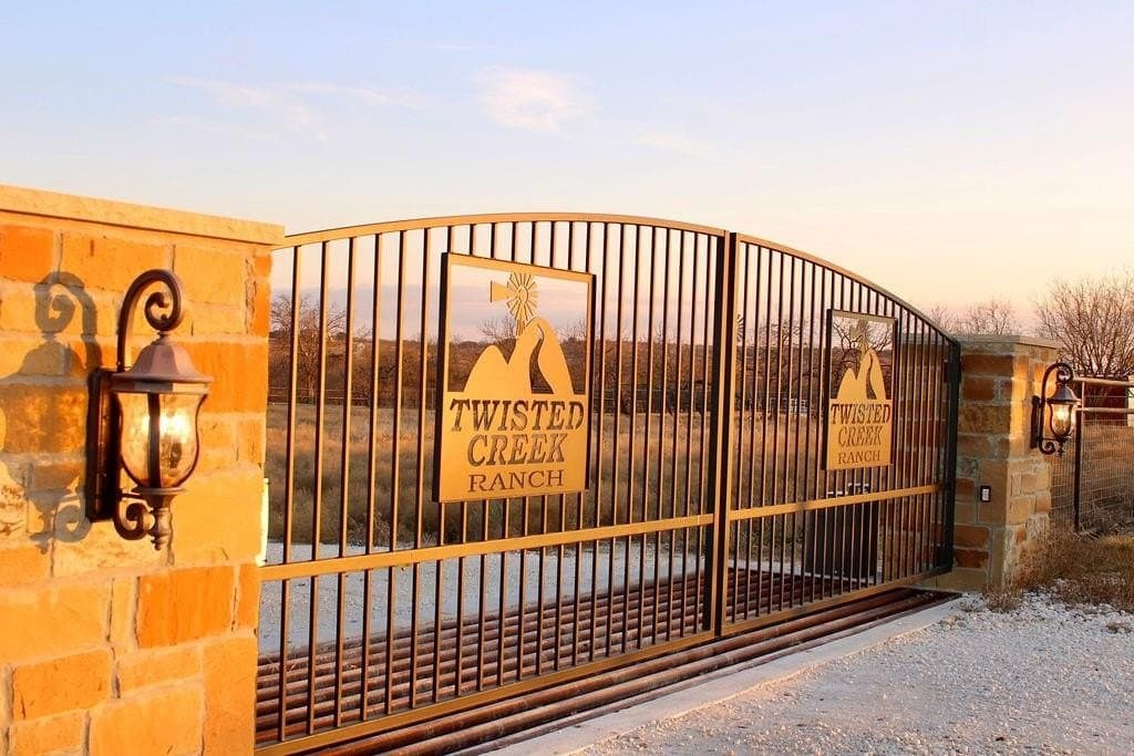 10.01 acres in Comanche County - photo 3