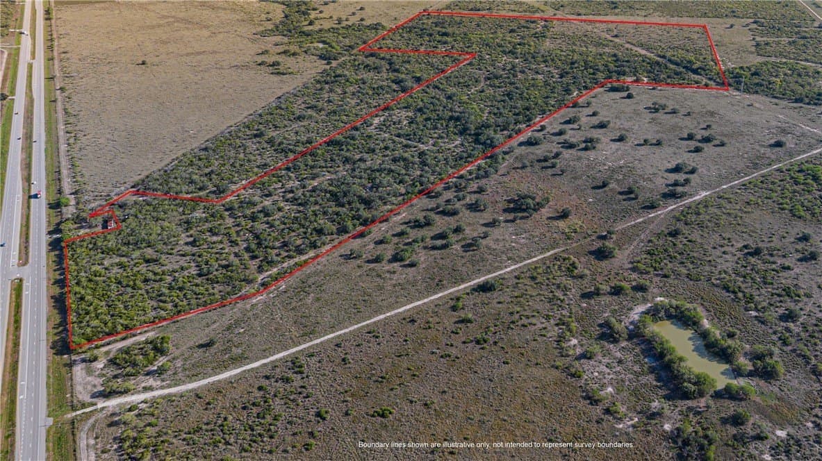105.56 acres in Bee County - photo 4