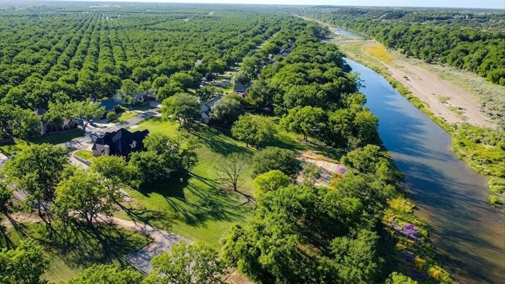 0.86 acres in Johnson County - photo 8