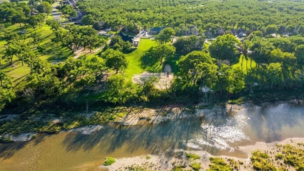 0.86 acres in Johnson County - photo 3