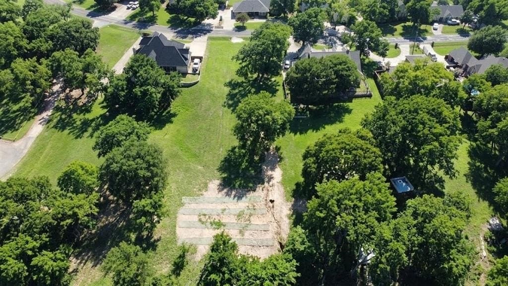 0.86 acres in Johnson County - photo 4