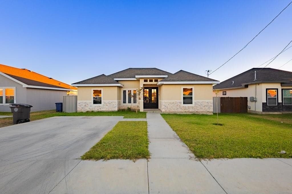 3063 Samuel Dr