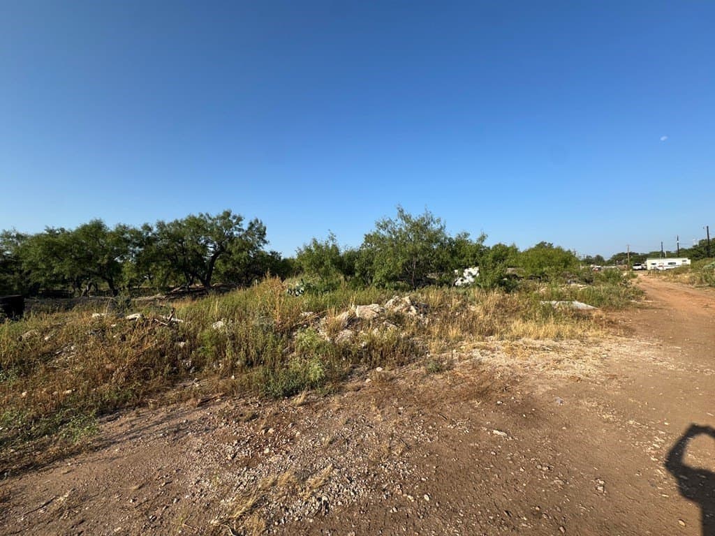 2 acres in Tom Green County - photo 6