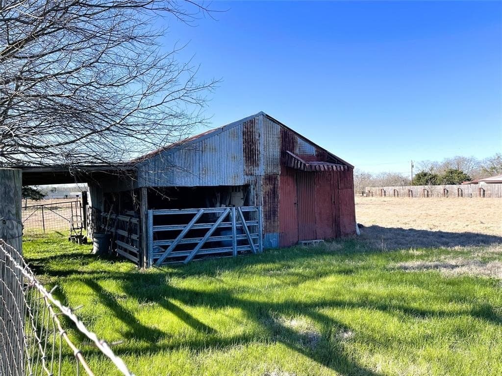 1.8 acres in Freestone County - photo 4