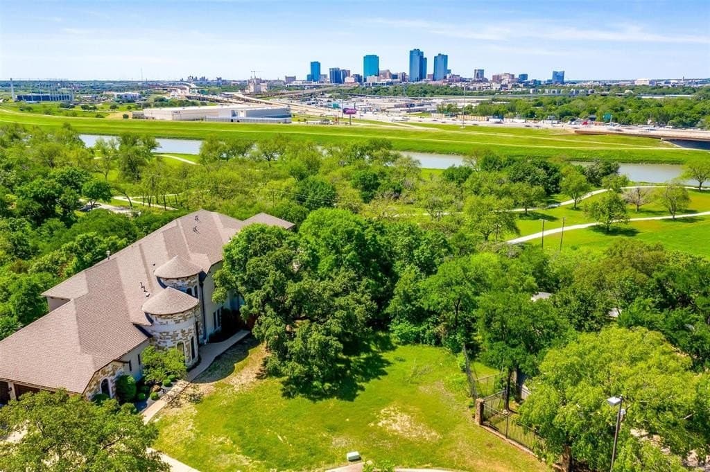 0.24 acres in Tarrant County - photo 5