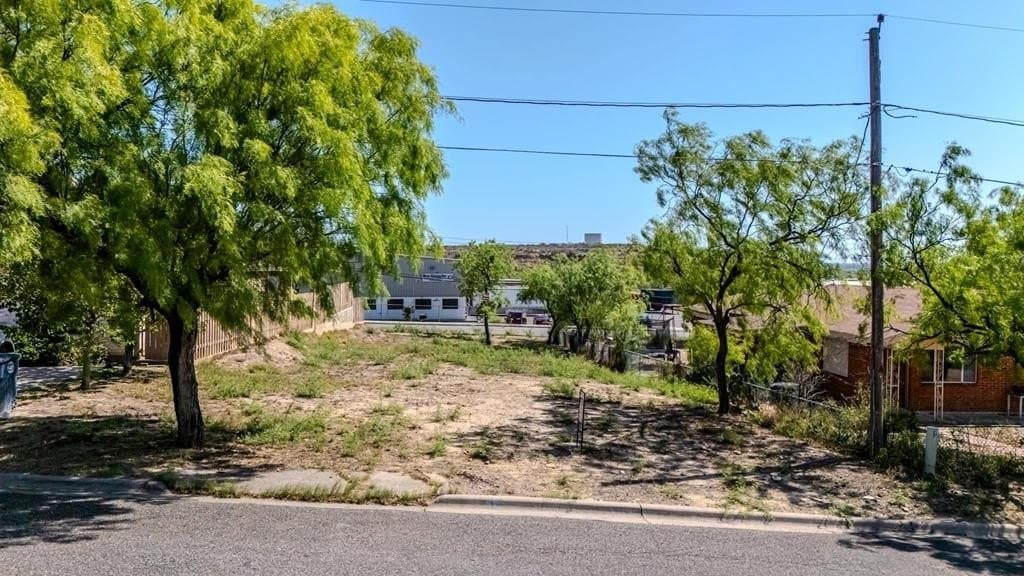 0.18 acres in Maverick County - photo 9