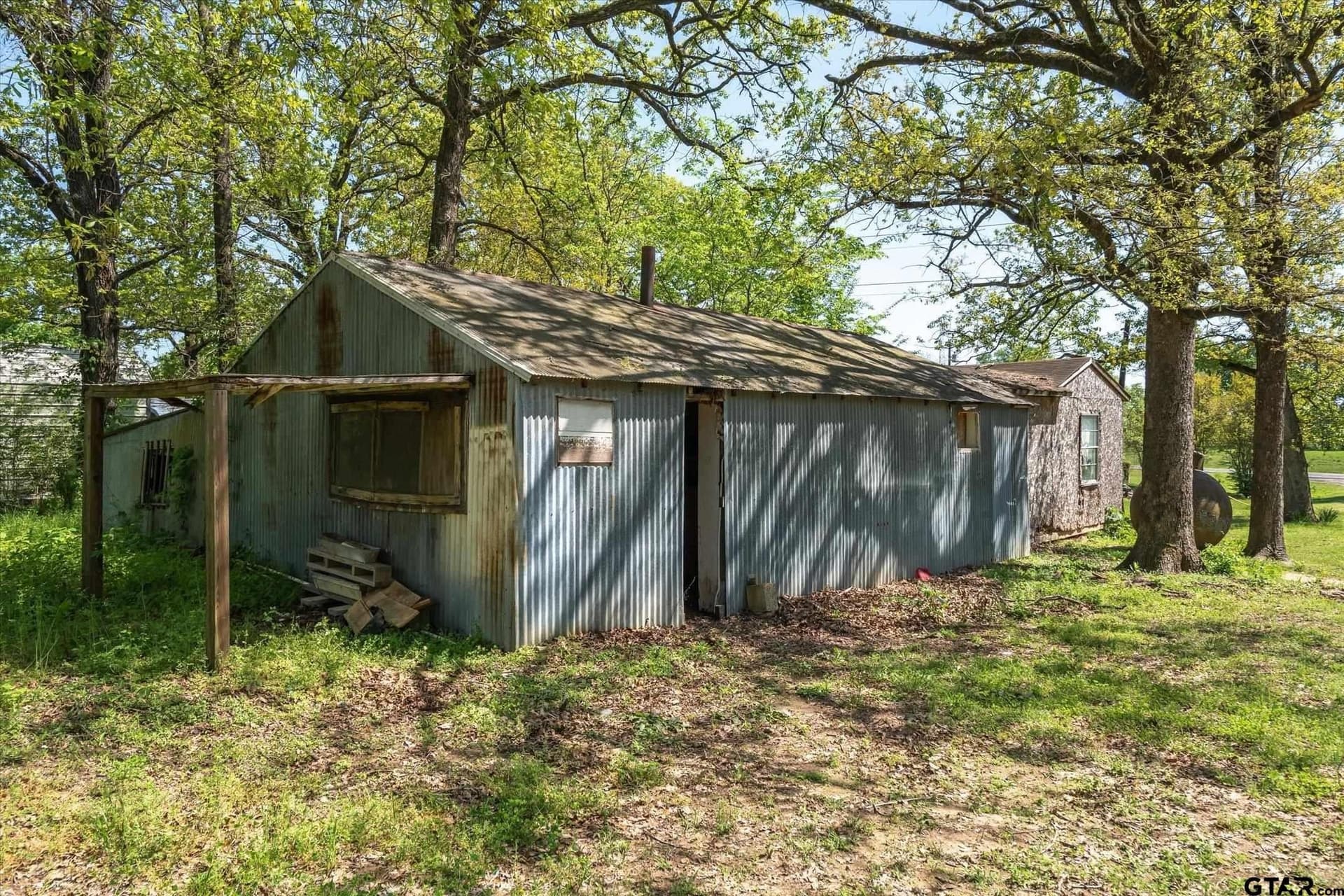10 acres in Van Zandt County - photo 4