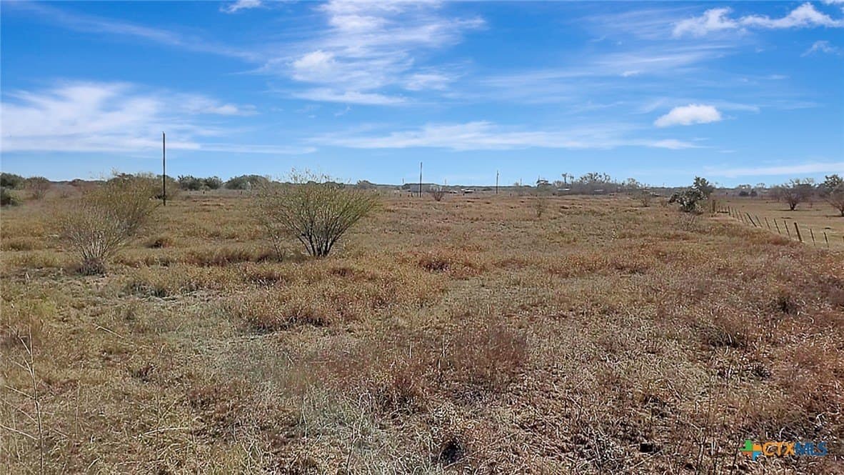 6.67 acres in Victoria County - photo 7