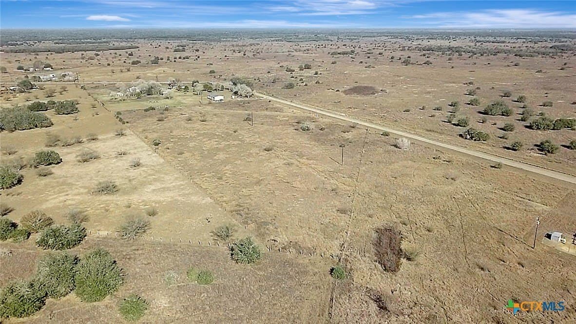 6.67 acres in Victoria County - photo 4
