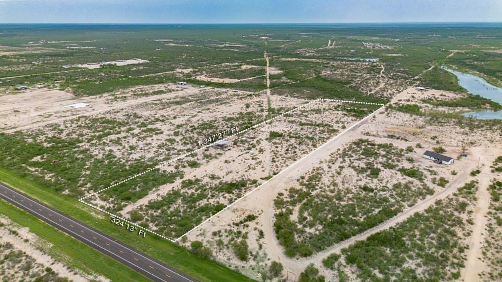 10 acres in Maverick County - photo 2