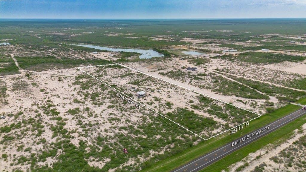 10 acres in Maverick County - photo 8