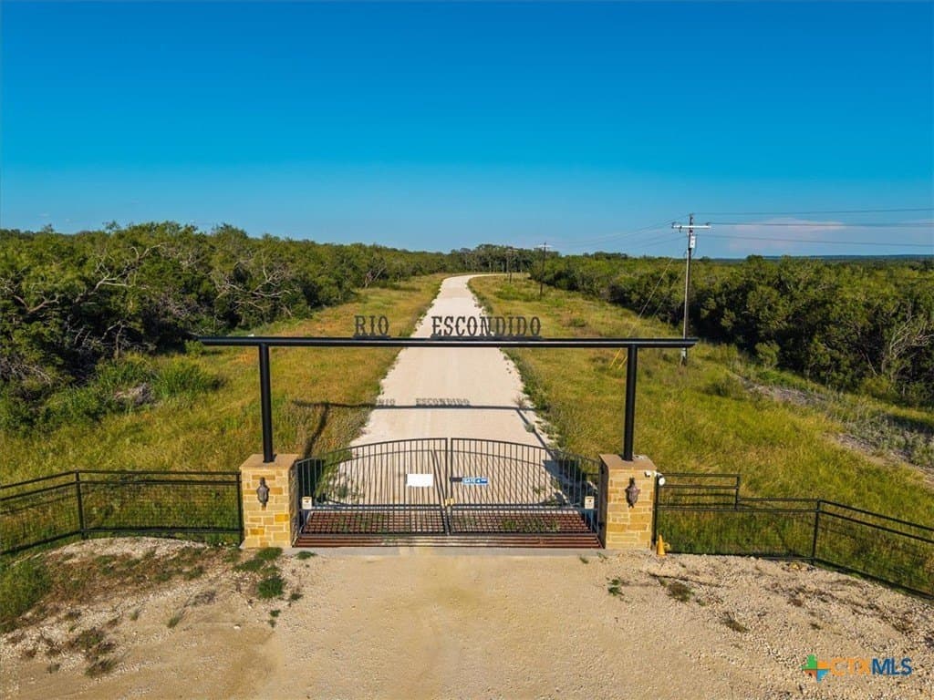 10.01 acres in Hamilton County - photo 3