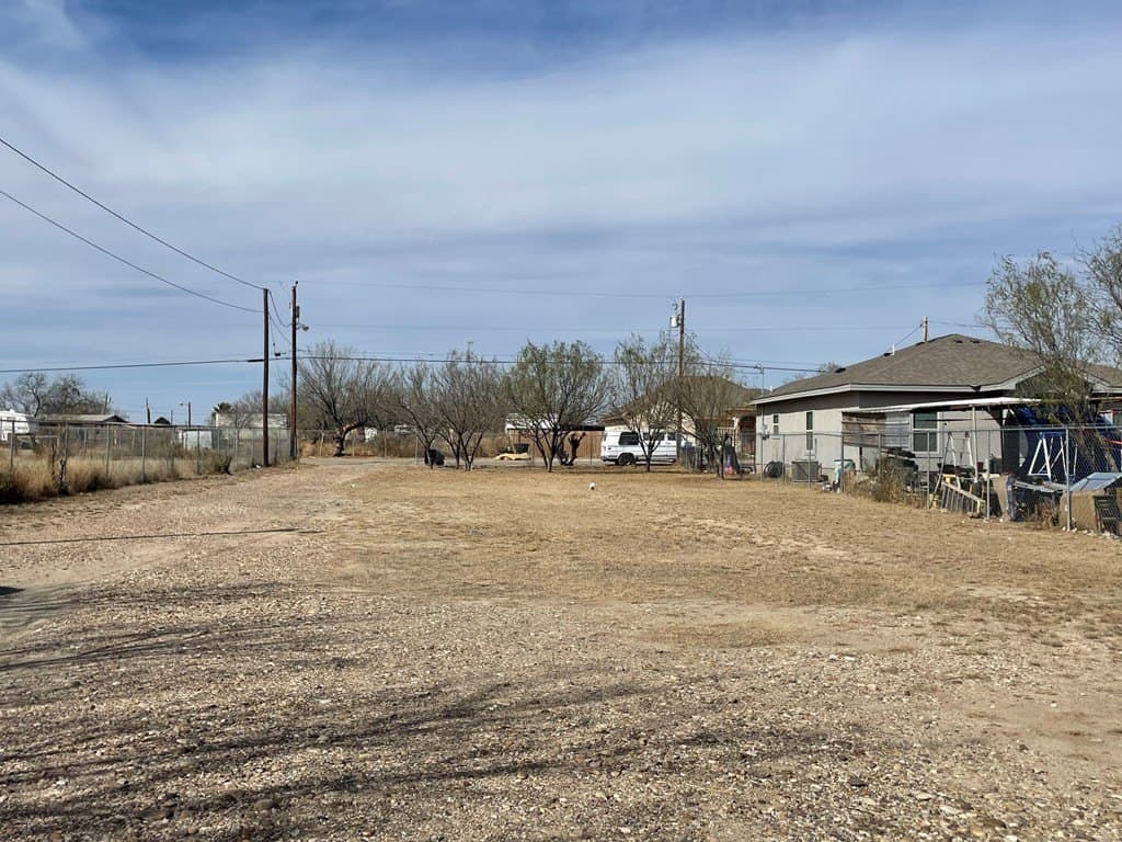 32,320 acres in Maverick County - photo 4
