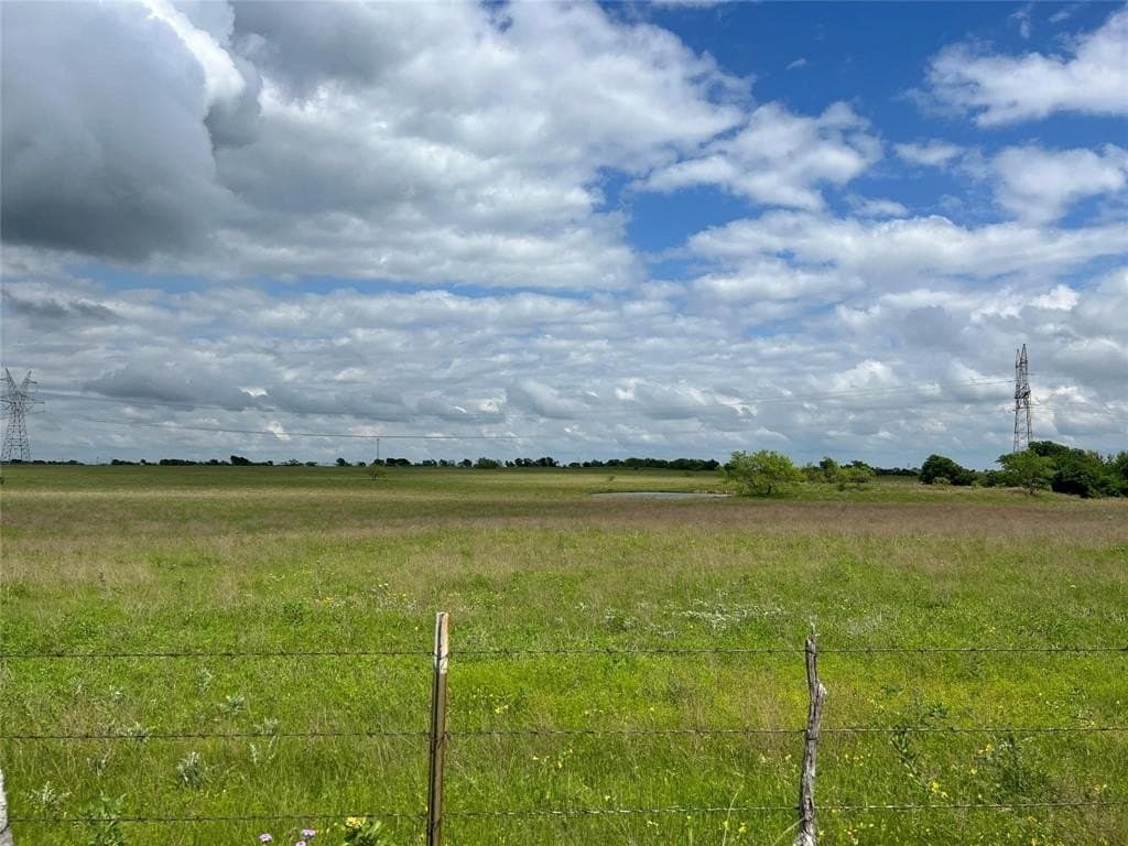 116.87 acres in Johnson County - photo 2