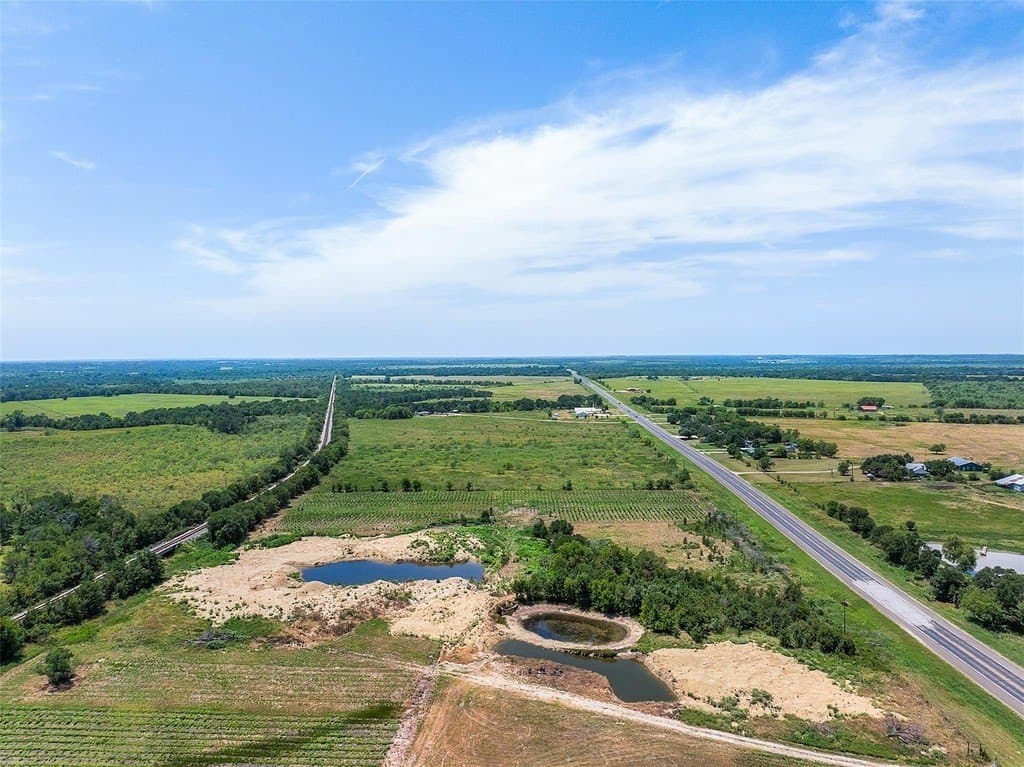 10 acres in Limestone County - photo 4