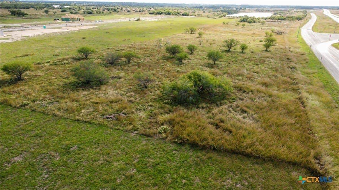 2 acres in Victoria County - photo 5