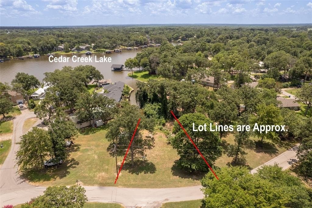 0.25 acres in Henderson County - photo 16