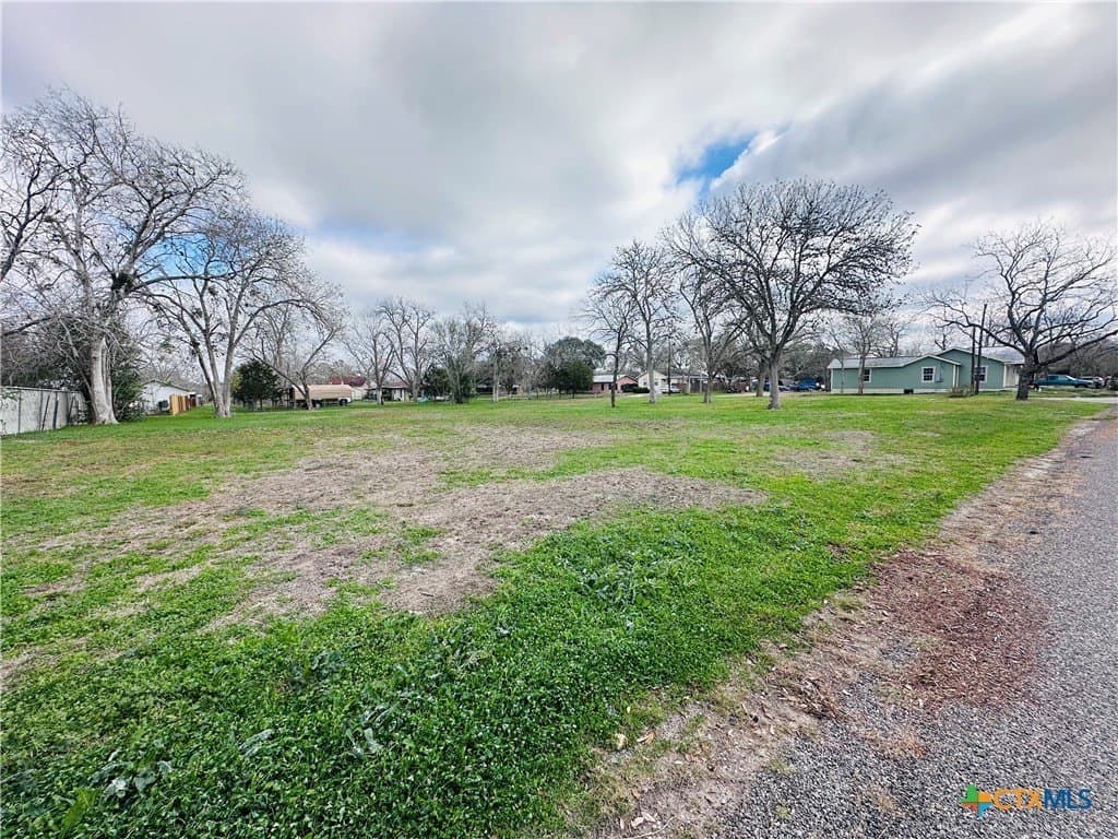 0.52 acres in Lavaca County - photo 8