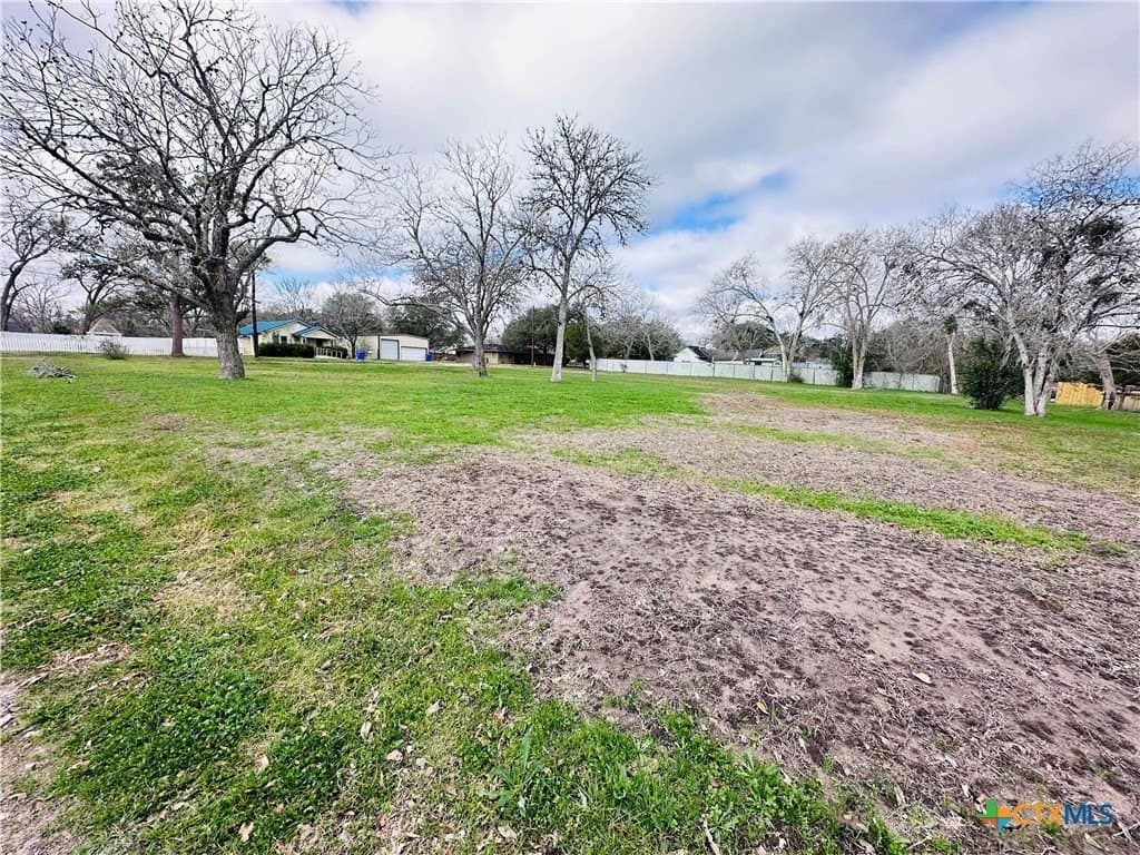 0.52 acres in Lavaca County - photo 4