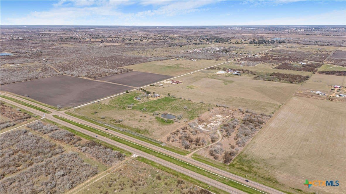 27.77 acres in Victoria County - photo 2