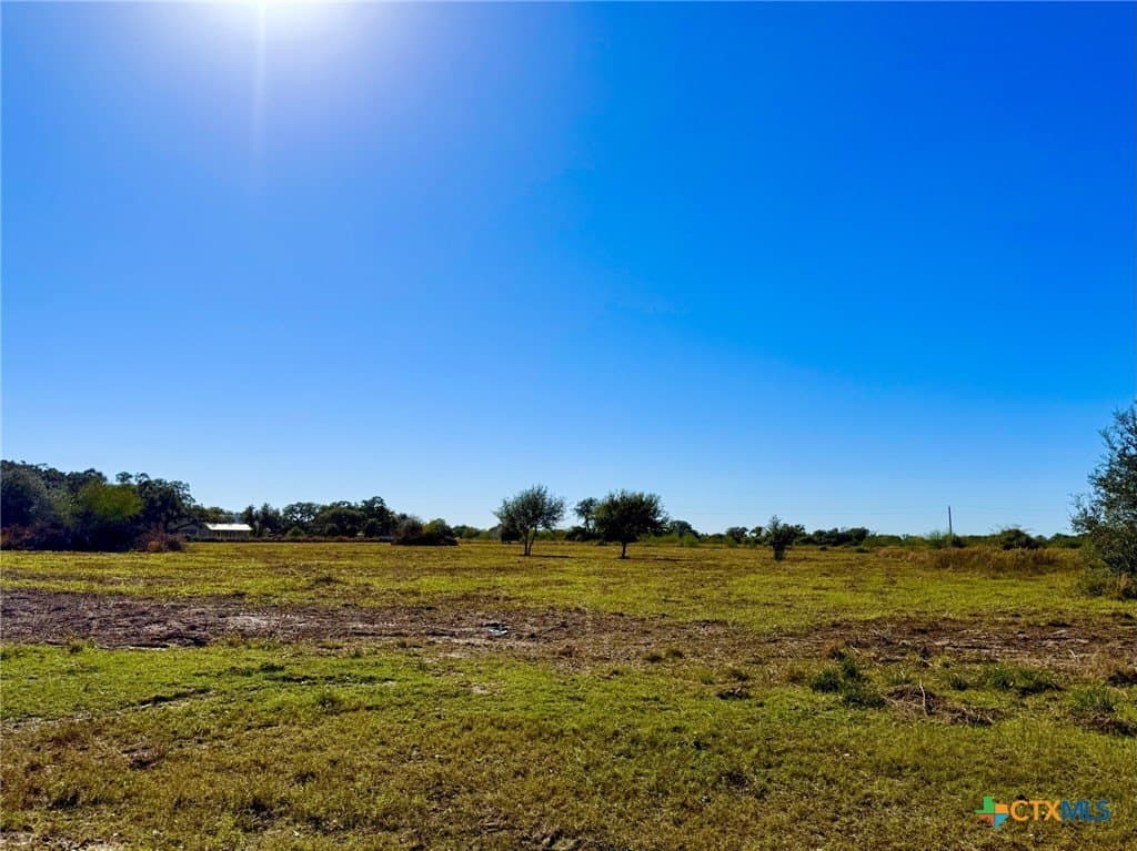 6.23 acres in Victoria County - photo 2