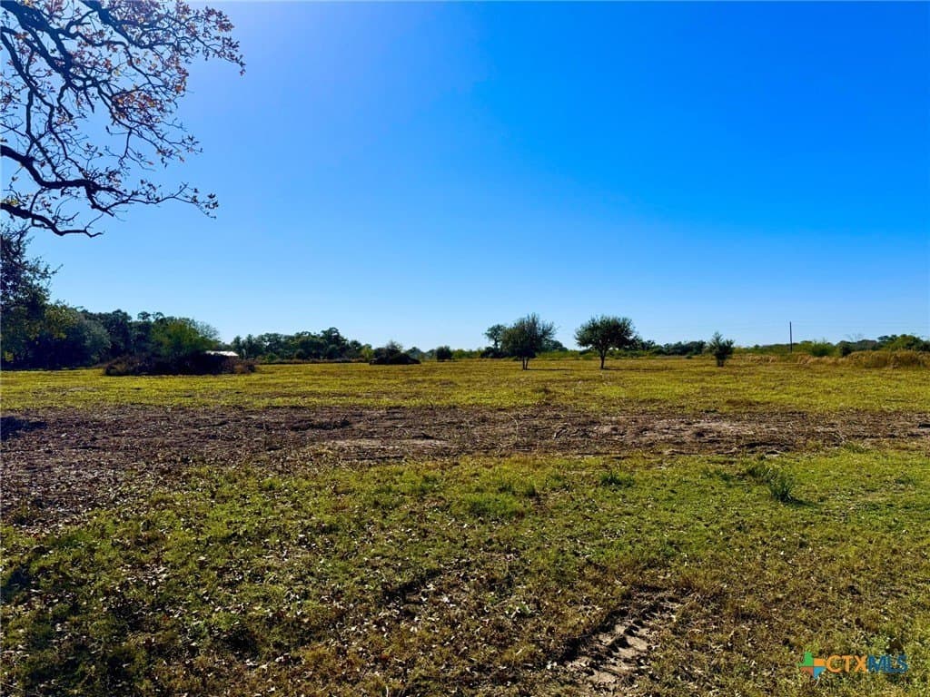 6.23 acres in Victoria County - photo 4