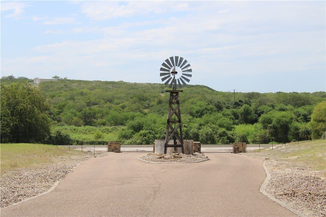 1.84 acres in Live Oak County - photo 2
