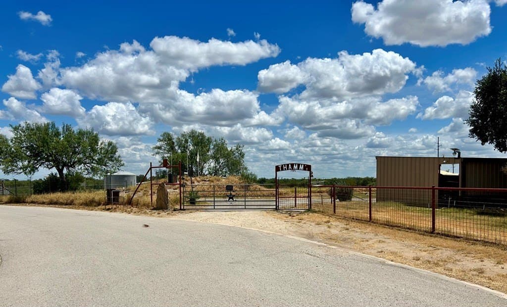 125,322 acres in Dimmit County - photo 35