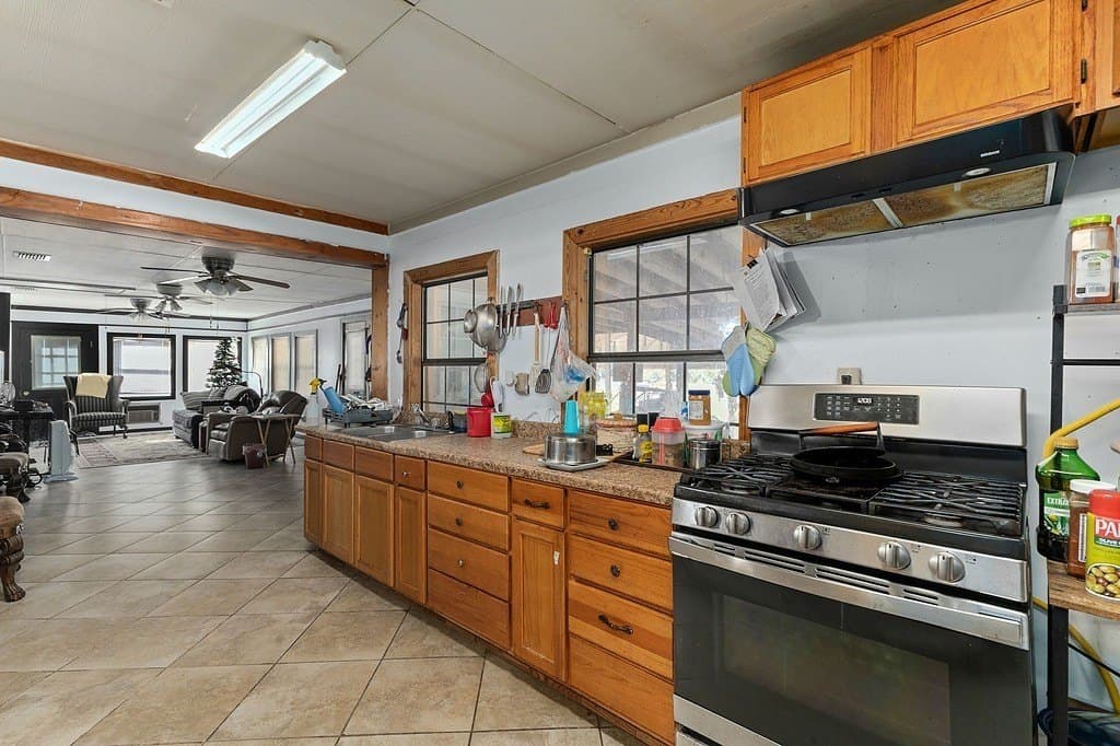 48 acres in Lavaca County - photo 10