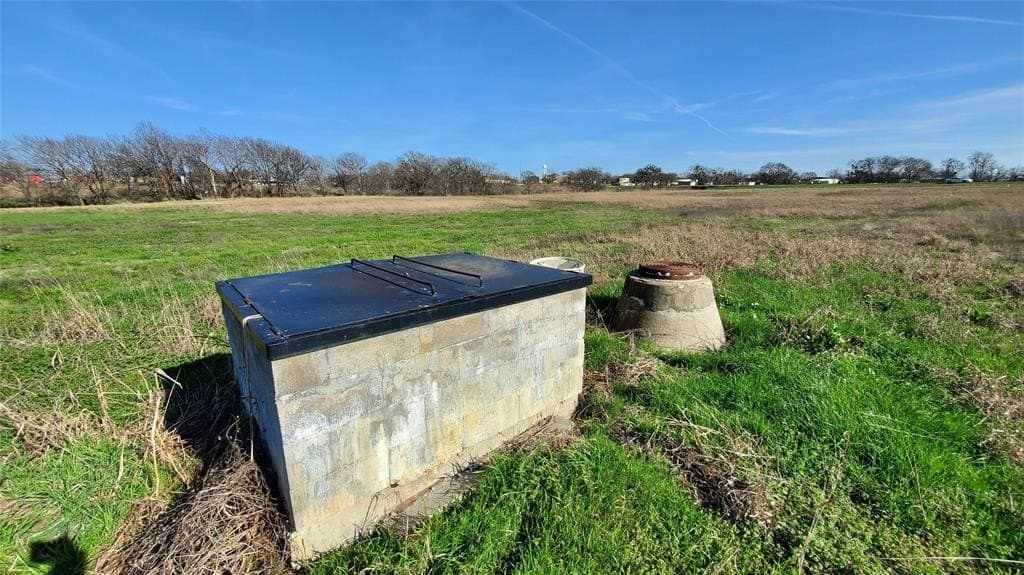 13.97 acres in Navarro County - photo 15