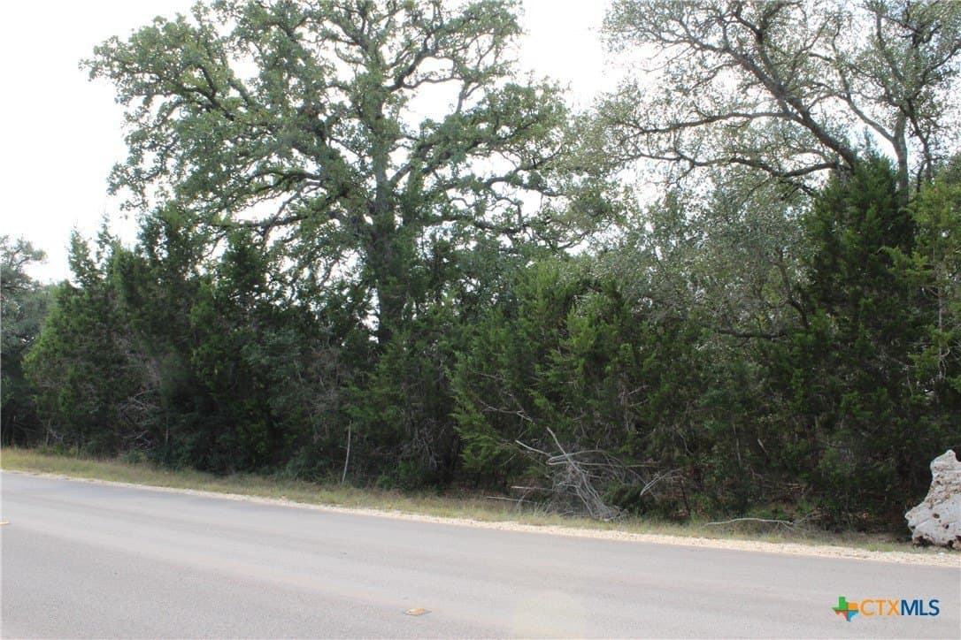 5.05 acres in Comal County - photo 4