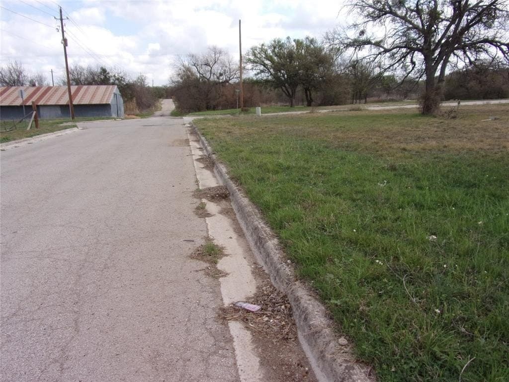 0.5 acres in San Saba County - photo 4