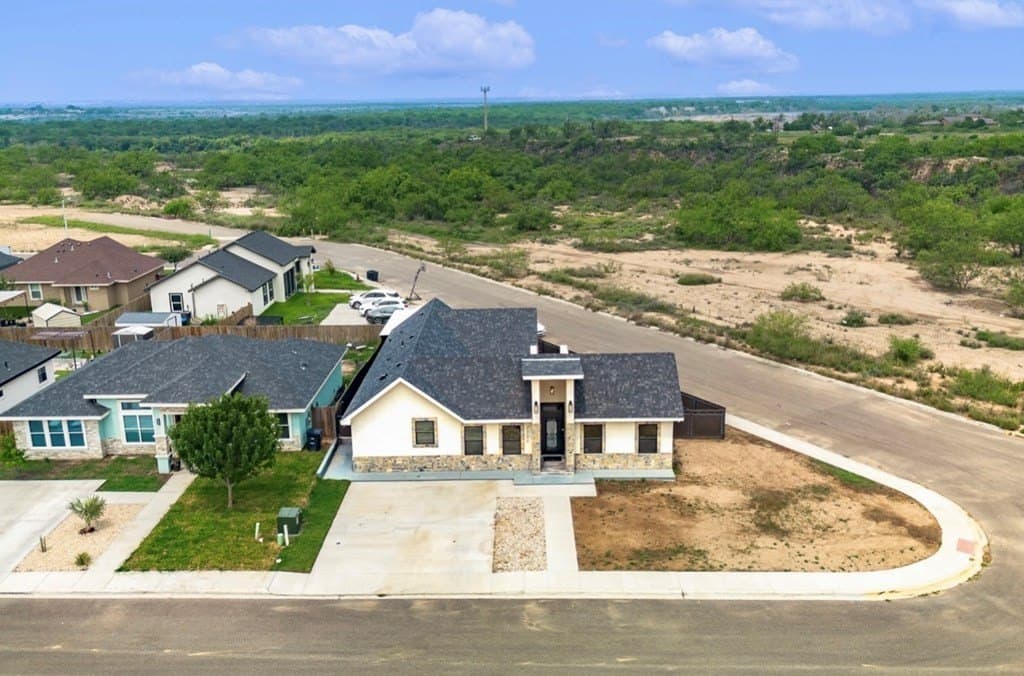 6,940.4 acres in Maverick County - photo 2