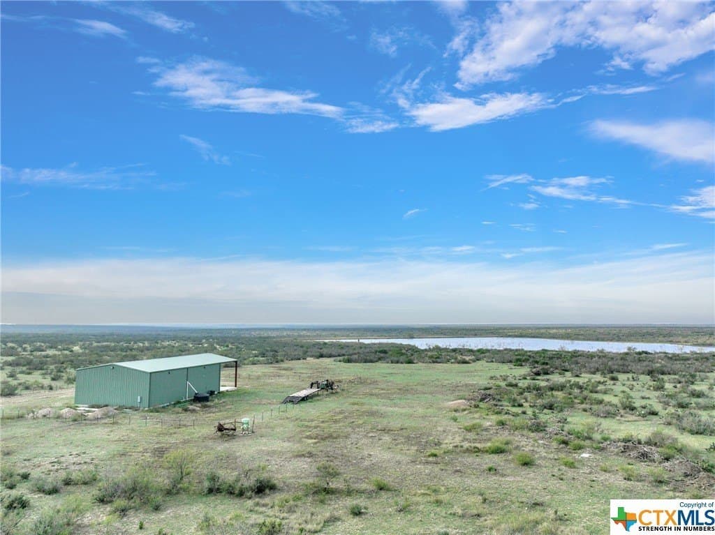 2,735.55 acres in Maverick County - photo 7