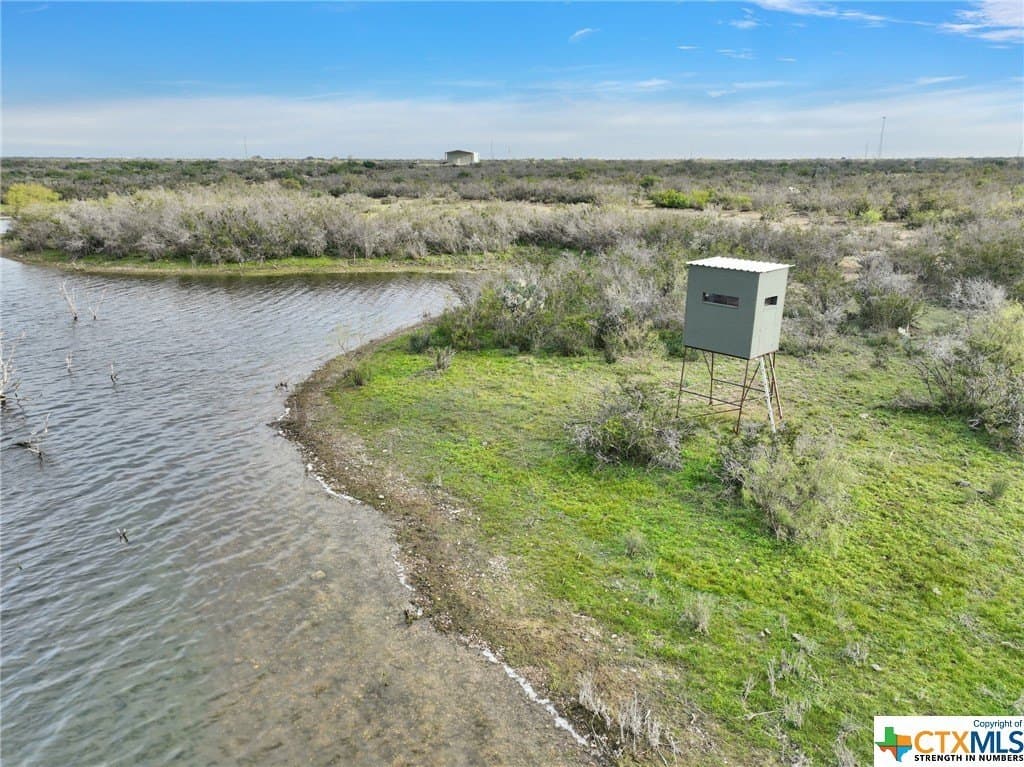 2,735.55 acres in Maverick County - photo 2