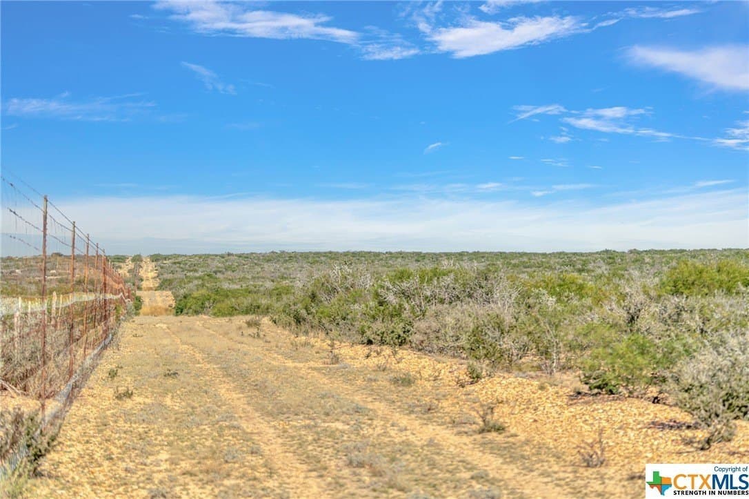2,735.55 acres in Maverick County - photo 30