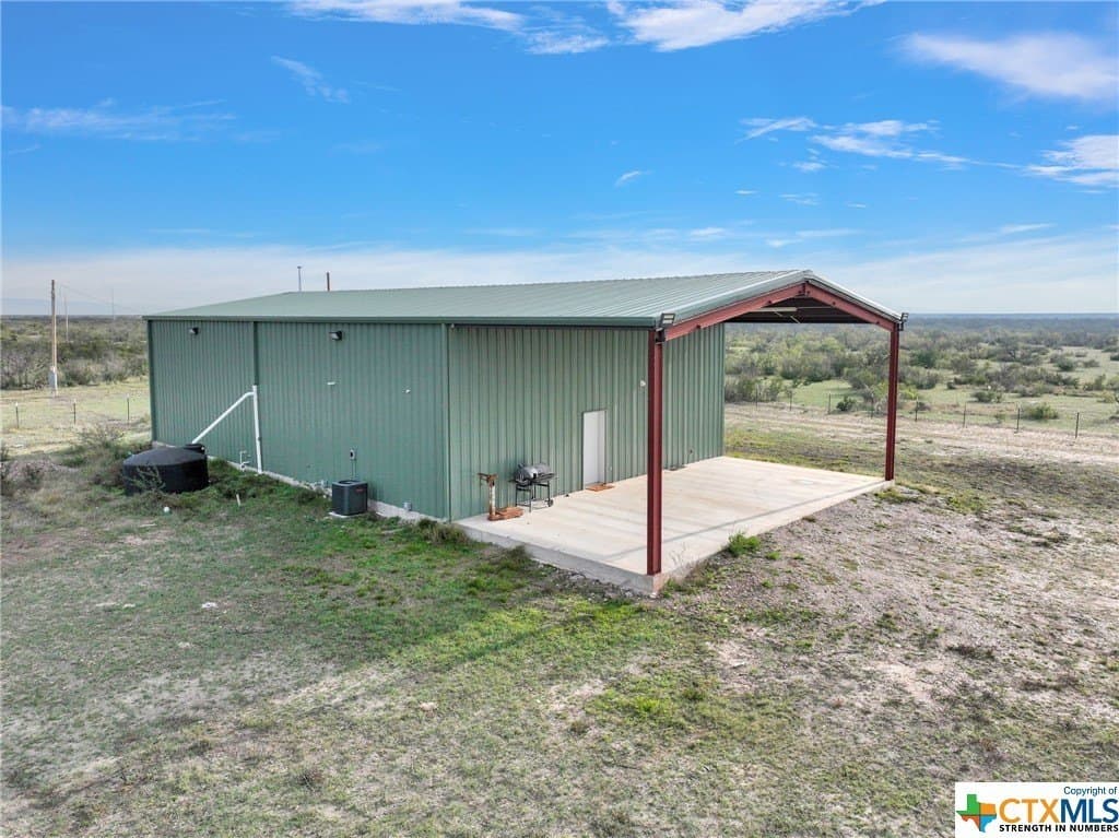 2,735.55 acres in Maverick County - photo 10
